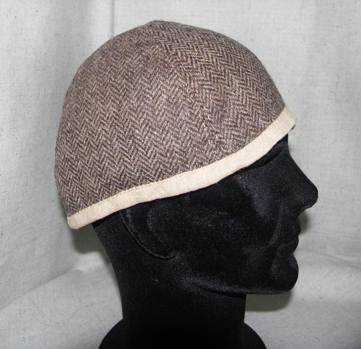 lealakw's tweet photo. Viking birka-style hat made from brown Yorkshire wool and lined with grey linen https://t.co/A7KuXdmra5 #viking #vikingcraft #vikingreenactment #vikings #larp https://t.co/tYydMjJi3u