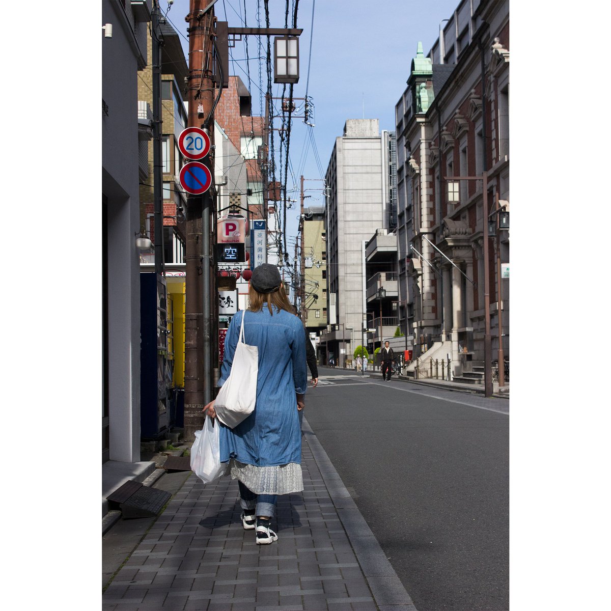 Kicking off this Twitter account with one of my favourite photo from Kyoto, Japan.
.
'Cause Street Photography is rad
.
.
instagram.com/p/Biu5v8UlqTW/…