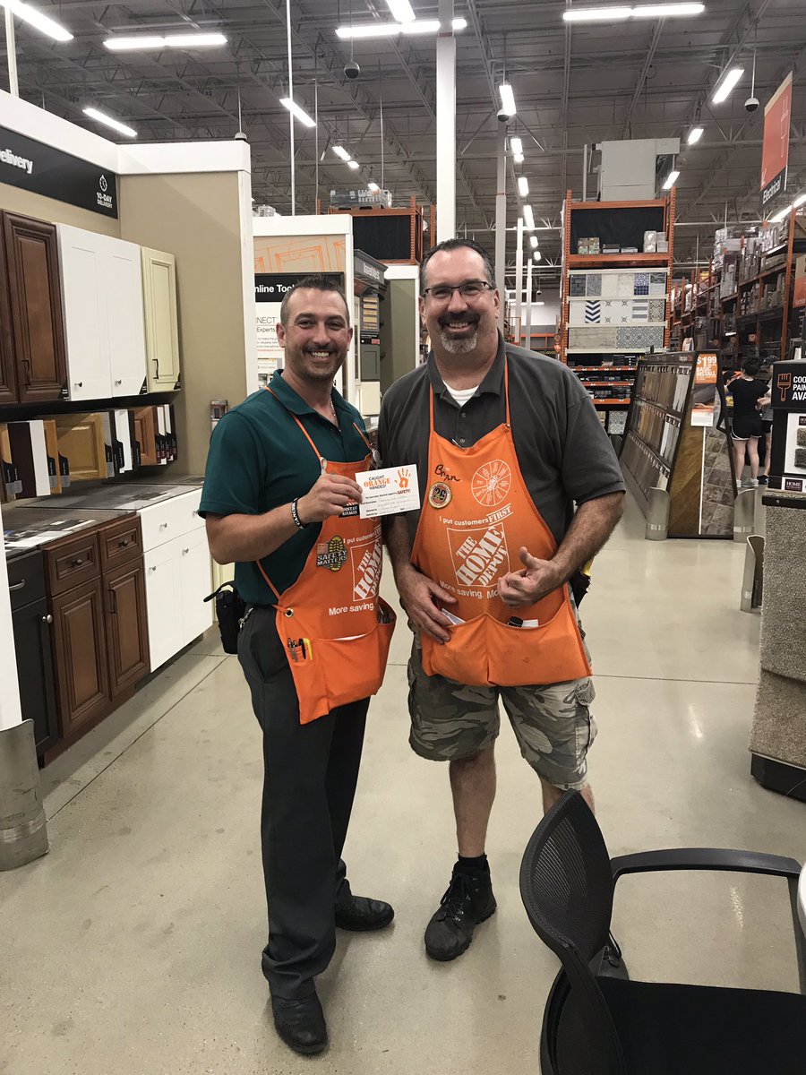 Tammy (@tammy16752196) on Twitter photo Brian caught âorange handedâ using principles of ladder safety. <a href="/PaulDeveno/">Paul Deveno</a> <a href="/b_mungul/">Brian Mungul</a> @ChrissyB_MET <a href="/ScottSm54851907/">Scott Smith</a> @HDguyDE Brian caught âorange handedâ using principles of ladder safety. <a href="/PaulDeveno/">Paul Deveno</a> <a href="/b_mungul/">Brian Mungul</a> @ChrissyB_MET <a href="/ScottSm54851907/">Scott Smith</a> @HDguyDE