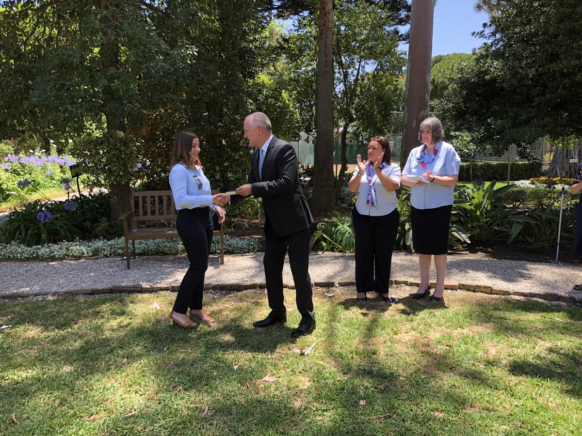 frankymaryjane's tweet image. Thanks to @Convent_Gib @SamanthaSacra @GirlguidingG for a lovely award ceremony today. First Gibraltarian/Branches #QueensGuide in 18 yrs &amp;amp; first mother and daughter recipients too! @ValerieMakey 😊 No more award ceremonies for the foreseeable future now 🙈🤣