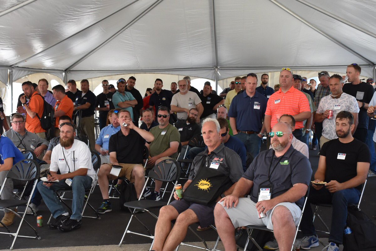 SnowBusinessmag's tweet photo. Great facility tour to kick off the Best Show in Snow @DJsLandscape.  #SIMAshow https://t.co/wI6Ta7t5U3