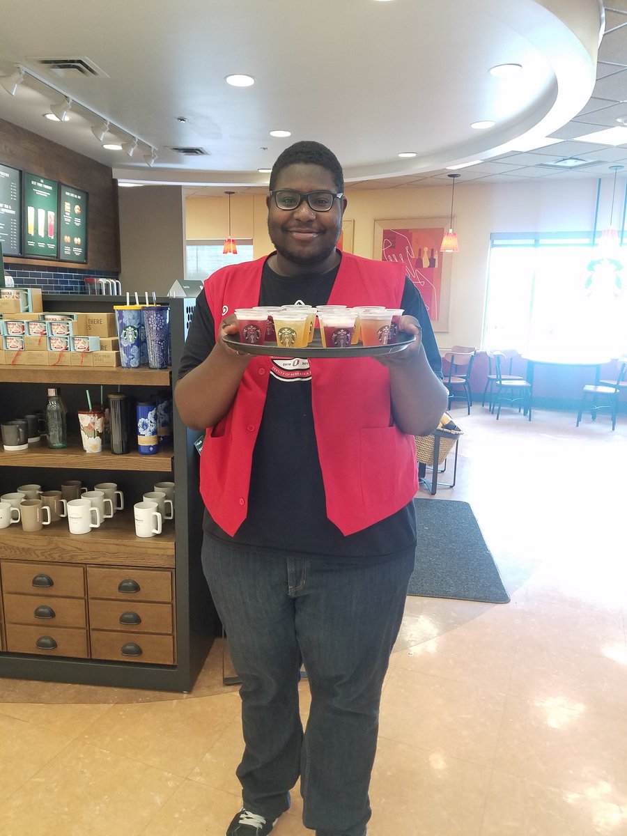 MikaylaJac2010's tweet photo. BEST FRUIT FORWARD
New Tea Lemonade Trio @Starbucks Guava, peach, and blueberry. Your summer thirst quencher. #serviceengagement #T2010 #Target @ashmclaugh715 @TiffMisk @DrewGuenther @PlattnerRyan https://t.co/BA8xoylgd6