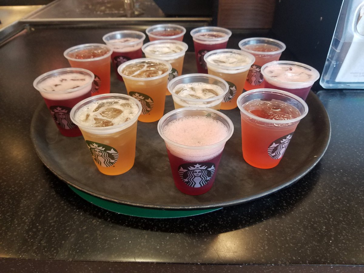 MikaylaJac2010's tweet photo. BEST FRUIT FORWARD
New Tea Lemonade Trio @Starbucks Guava, peach, and blueberry. Your summer thirst quencher. #serviceengagement #T2010 #Target @ashmclaugh715 @TiffMisk @DrewGuenther @PlattnerRyan https://t.co/BA8xoylgd6