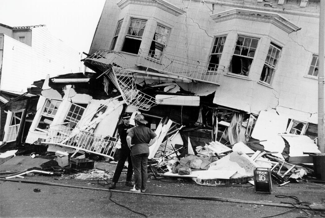 knowledgeSF's tweet photo. Be prepared to be prepared! Join Matt Springer, professor at @UCSF Dept. of Medicine, to learn about how to lessen damage from an earthquake at home &amp; work, &amp; how to prepare for the next temblor. Free &amp; open to the public! See you 07/25 at 6:30pm in the Public Knowledge Library! https://t.co/I9sQszjtBW