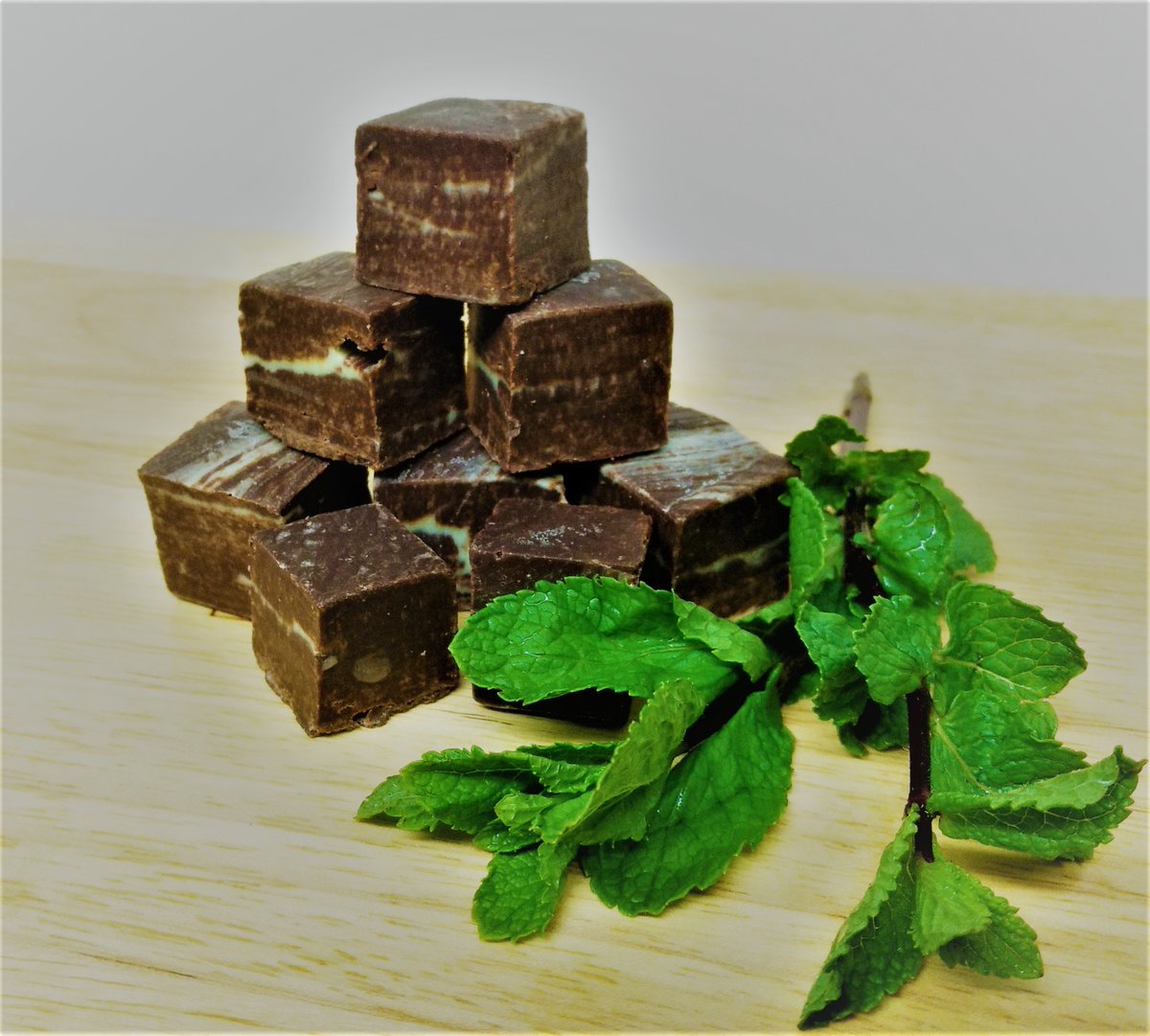FabFudge_UK's tweet photo. Our dark chocolate mint fudge is the perfect after-dinner sweet. But be warned, one piece is never enough... #Vegan #Mintilicious

https://t.co/O57rgYrh0i
#SBS #SBSWinnersHour #DairyFree https://t.co/kDyXGzDXcD
