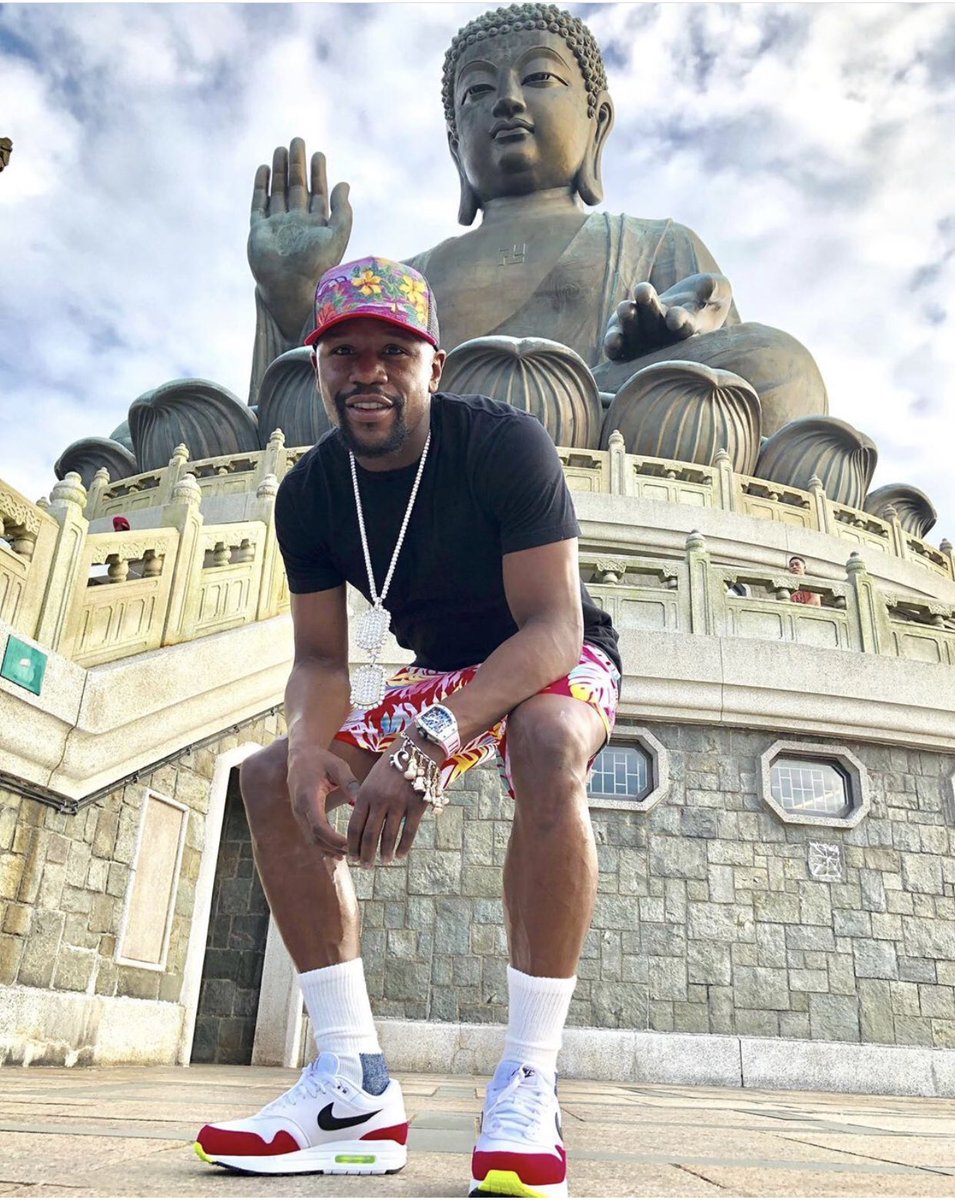 FloydMayweather's tweet image. #HongKong #BigBuddha