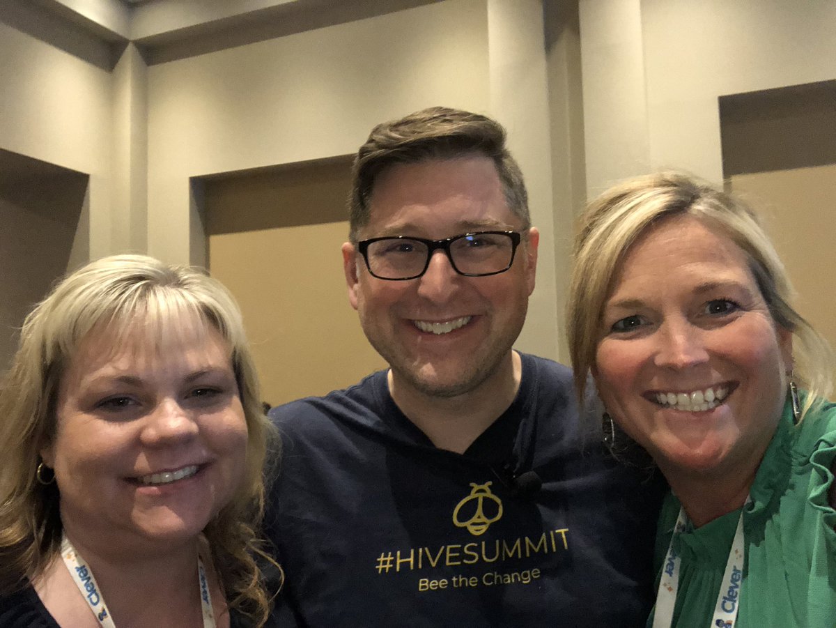 Immersive Learning with the inspiring @mrmatera #iste2019. So excited to learn more about creating experiences to captivate and engage students!! @LindsayO22 @marymurrian @dunford_paul @Sylviashoegal @harlaam23 @justmiller79 @MarieCRobinson1 @KathiStephan_