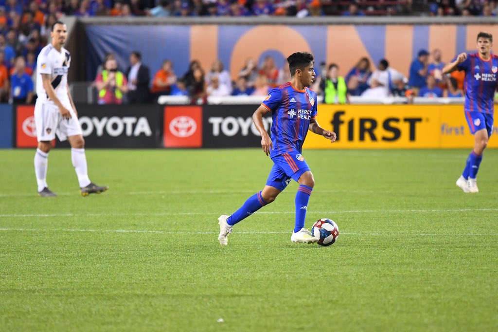 4thFlCreative's tweet photo. Despite the result, we still had a lot of fun on Saturday! Here are some of our favorite photos 👇🏼
#FCCincy | #EqualityNight | #MCS https://t.co/9DN2SB0yUh
