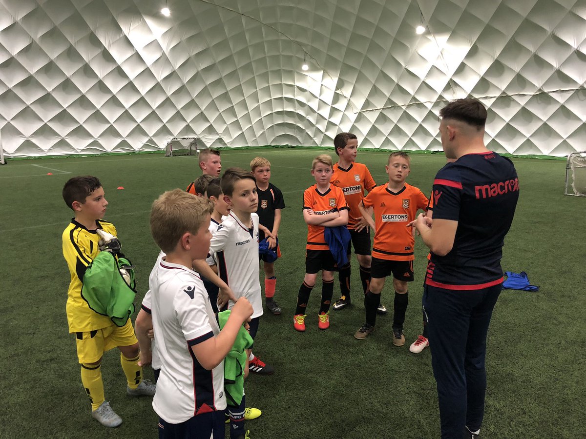 ⚽️Great to have <a href="/OxfordGrovejfc/">OxfordGroveJFC</a> u9’s/u10’s at The Eddie Davis Academy! Hope you enjoyed the experience

If you would like your grassroots team to have a FREE session with our WSS Coaches please email sredshaw@bwct.org.uk 
This is part of our new grassroots provision across Bolton