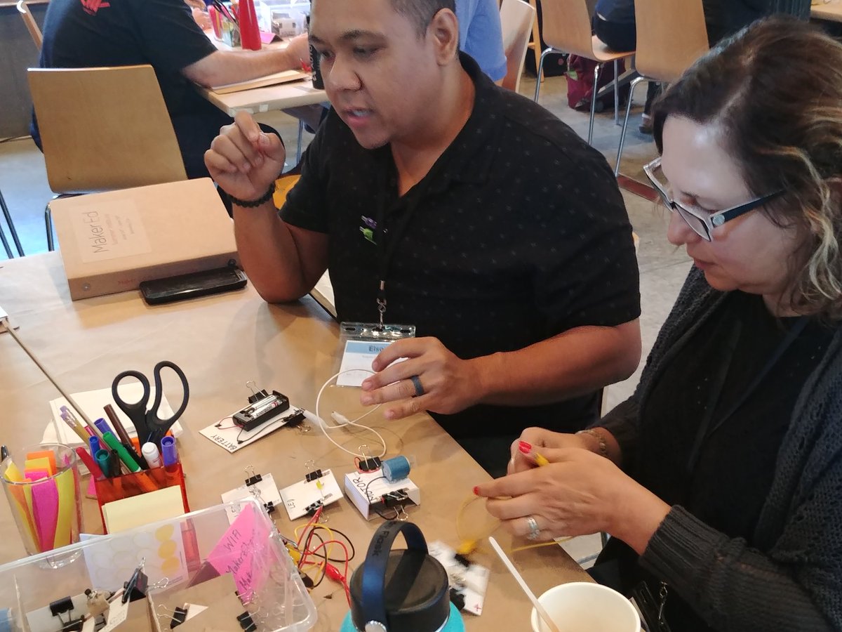 doramedrano777's tweet photo. Day 2 of @MakerEdOrg #MakerEdInstitute, we jumped into one of my fave activities! #circuitblocks facilitated by the awesome @aVndrwrff! Participants tinkered with circuits as learners & discussed their discoveries. #makered https://t.co/6pLihNUFrt