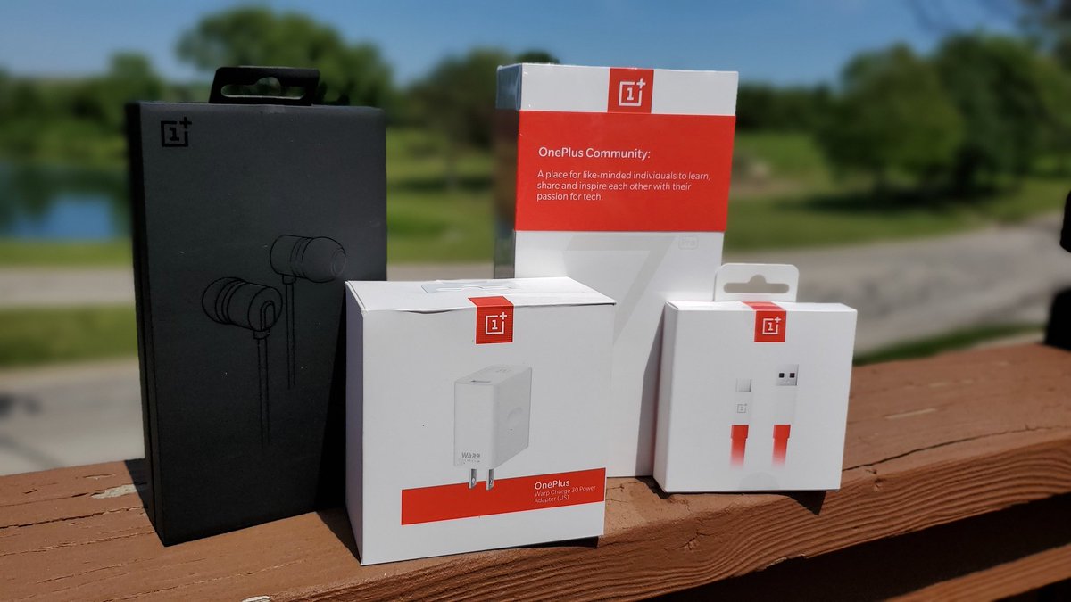 jimmyispromo's tweet photo. Heck to the Yea! My new #Almond joy arrived. #OnePlus7Pro #almondoneplus7pro @oneplus @OnePlus_USA videos coming soon https://t.co/kBx2xnX8yr