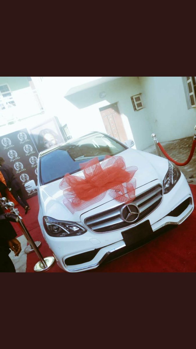 Stunning_cat's tweet photo. 😍 #CeeC #CeeBenz #BBNaija https://t.co/Gp2F6gBD2h