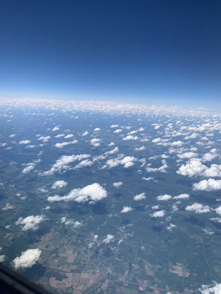 844settent's tweet photo. #TMobileWingman MSP To LasVegas Just above the clouds https://t.co/NHpa51m0Cg