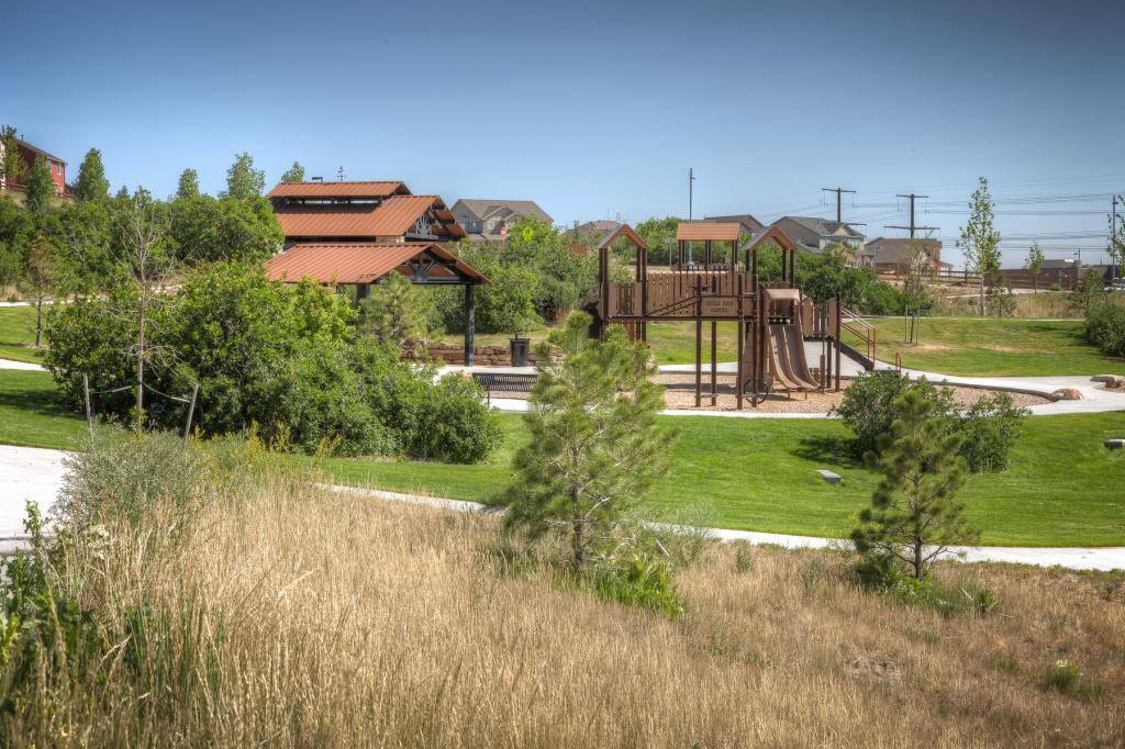 TerrainTM's tweet photo. Whether you're looking for peaceful quiet, exciting amenities or charming retail opportunities you'll find them at Terrain in #CastleRockCO. Explore at https://t.co/sN4yPhX3FO #denver #denverco #denverrealestate #denverrealtor #denverdesign #denverhomes #denverliving https://t.co/Qx7neJ3N7A