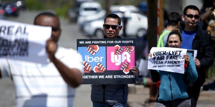 RankMyRide2's tweet photo. Uber and Lyft are fighting tooth and nail against a California bill that could make some drivers employees and bankrupt both companies
https://t.co/3W0Sln6WIm
#ridesharing #ridehailing #transport #technews #technology #retweet #startup #business #entrepreneur #uber #lyft https://t.co/UinmMRpHJm