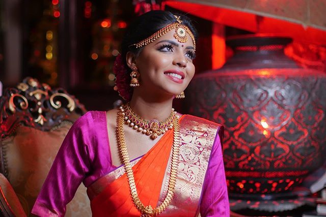 Beautiful @rahe1_ 
Photographer @fatimabaqiphotography 
Saree @va_di_vu 
Jewellery @mayillondon 
Lashes @misslondonshop 
#bridalmakeup #bridalhair #traditionalbride #orangesaree #tamilbride #bridalplait #glowingbride #makeupphotoshoot #bridalmakeupartist… bit.ly/2J8nzmG