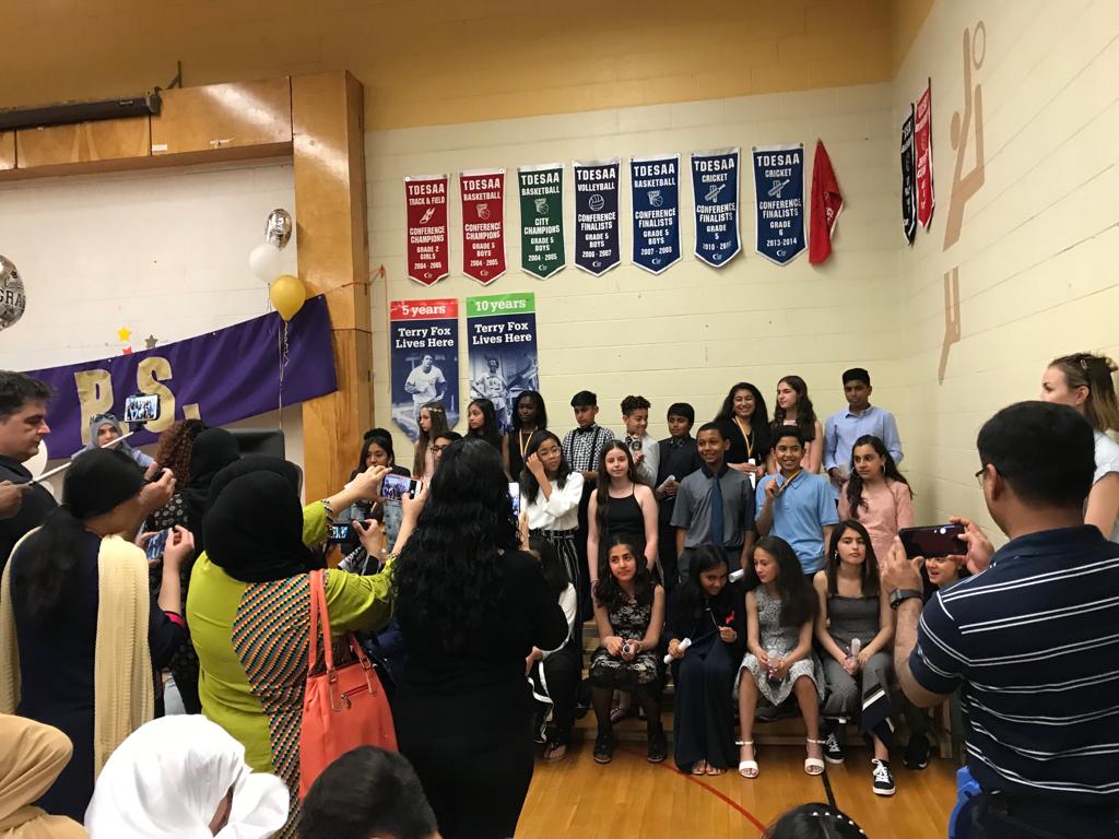 SteveSalfarlie's tweet photo. Is there anything better than recjoicing with families as they celebrate the success of their children? Congratulations to the grade 6 graduates at @TDSBGatewayPS. #shakeeveryhand #Graduation2019 @mmefrhmnd @trixiedoyle @gateway_council @LC2_TDSB https://t.co/MZvMWifVHe