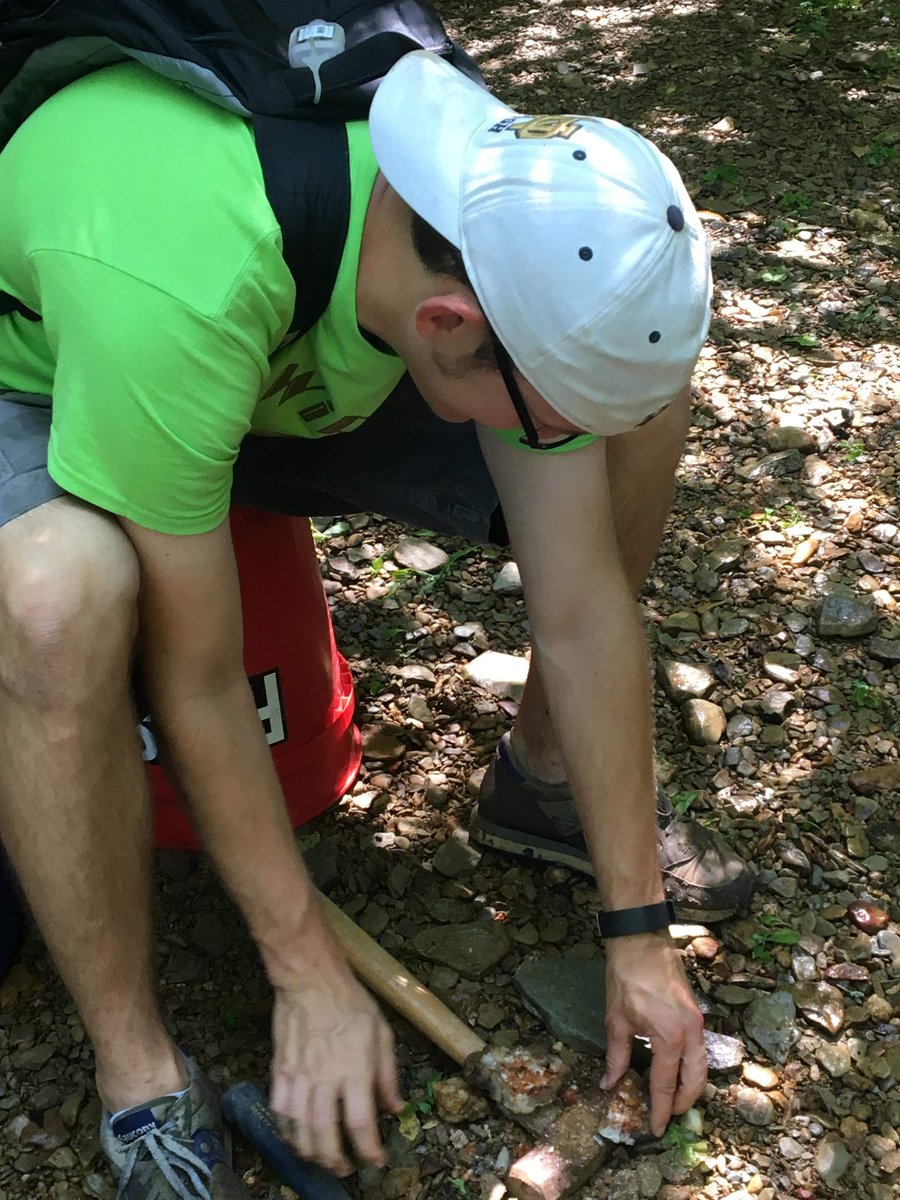 Gilliam2009's tweet photo. Science Safari! We go on creek walks! We smash some geodes. Snakes don't scare us! Or do they? Thanks @IXScience  for another great day! #wearewayne #sciencesafari https://t.co/MZZ0Enhxab