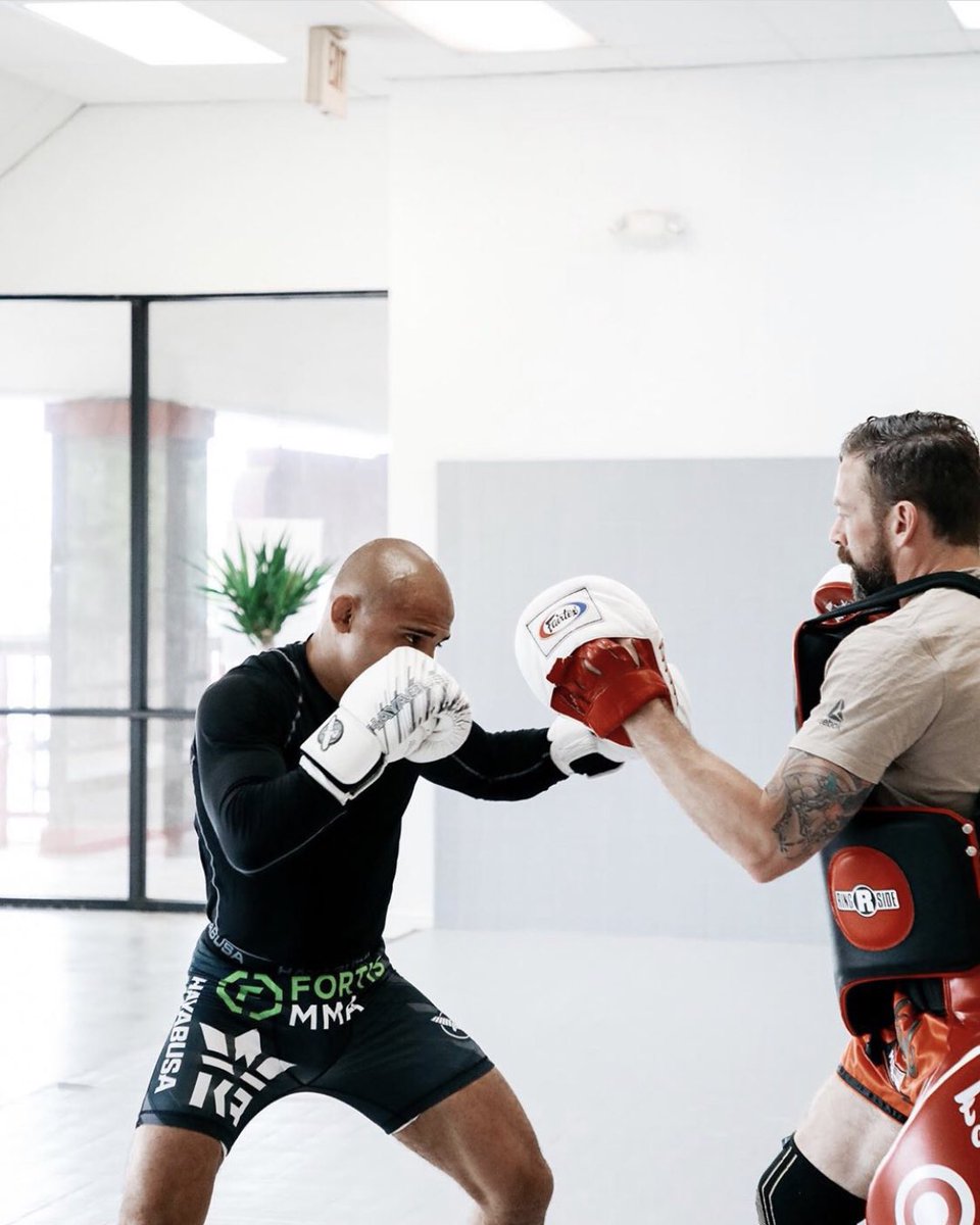 CannatechLabs's tweet image. Congratulations to sponsored athlete @milesxjohns on a DOMINANT victory tonight at #DWCS , lets get that #UFC contract!