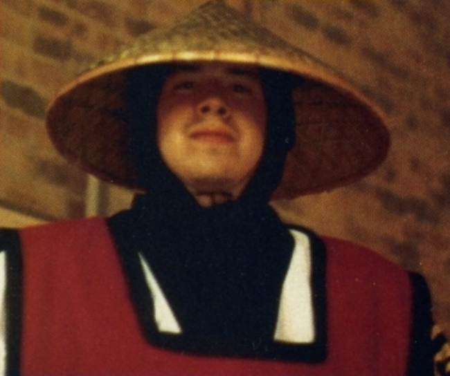 Carlos Pesina returned as Raiden. At the time, he was studying computer graphic design and hoped to work at Industrial Light & Magic. He also appeared in TMNTIII as a stunt double for Casey Jones.Raiden got to be on the game's side art, too, where he's actually wearing shorts.