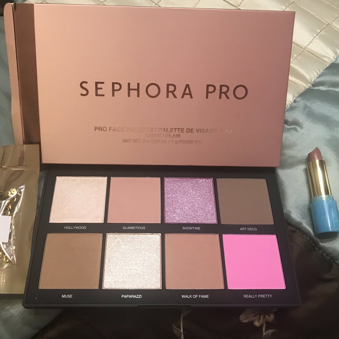 Stephan43128775's tweet photo. Perfect vacation palette to take with you. #Vacay https://t.co/YlYXr0Bo9V