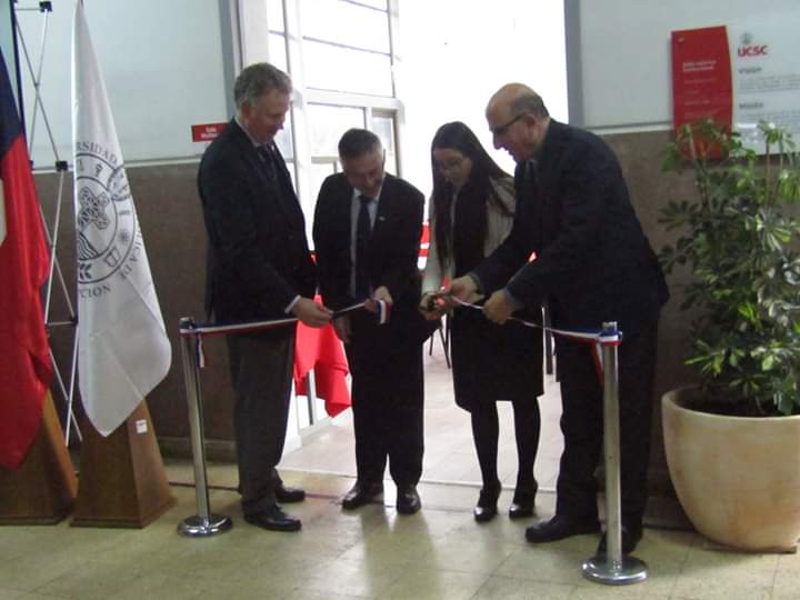 ucscchillan's tweet photo. Con alegría celebró la comunidad estudiantil de @ucscchillan, por inauguración de su nueva #SalaMultiuso y la ampliación de su #Biblioteca. Después de la ceremonia, autoridades, funcionarios y docentes compartieron cóctel con #CentrodeAlumnos y #PastoralUCSCChillán. #SomosUCSC https://t.co/PLZbxIXdex