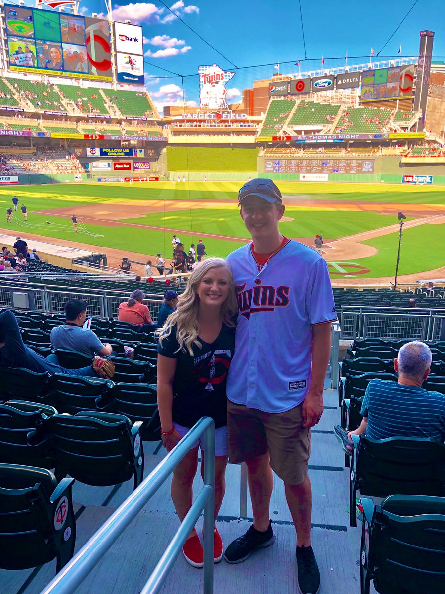 kativanthof's tweet photo. The perfect “mini-moon” for Al &amp; I! #TwinsPics #newlyweds https://t.co/8cns6vPAxI
