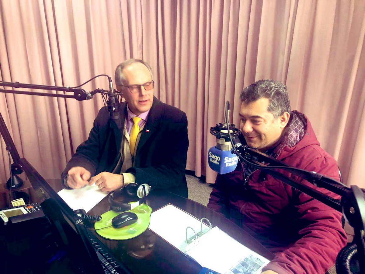 MinjudhLosLagos's tweet photo. En la @RadioSago de #Osorno el Seremi @alex_meeder difunde aspectos centrales de la #ReformaProcesalCivil que impulsa el @MinjuDDHH además de los avances en materia de #ReinserciónSocial en #Osorno gracias a @ProyectoMasR que lidera el Ministro @HernanLarrainF #ChileEnMarcha https://t.co/zKmLRPnevJ