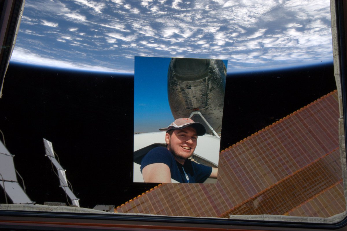 TheAstroN8's tweet photo. Reminiscing about my six-month stay aboard the #ISS from 07 November 2013 to 14 May 2014. Well, my picture's stay, anyway. Close enough, right? #ISSFE7 #AvGeek https://t.co/mneKoNdn1W