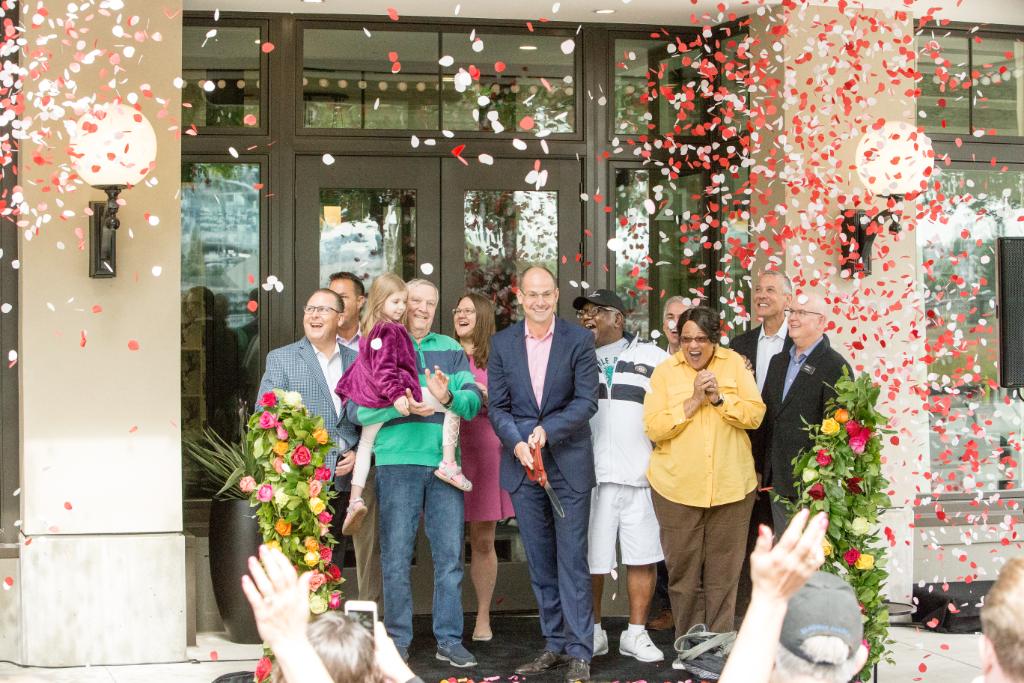 wyndestinations's tweet photo. “We are excited to officially welcome guests to our newest urban resort. With 35+ resorts in 20+ metropolitan locations, #WyndhamDestinations continues to grow its industry leading portfolio,” said Michael D. Brown #WorldMark #WYND More: https://t.co/Kwtv1Knl4p https://t.co/AXQpXXAHjO