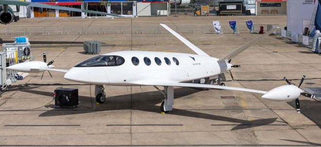 There are scooters, bikes, cars and even trucks. What remains to be done? Yes, ✈. In "Paris Air Show" have been shown first hybrid airplanes, vehicles that combine electric &amp; thermal engines 🔌🔋. A great solution against pollution of the aeronautical sector ⚡🔝