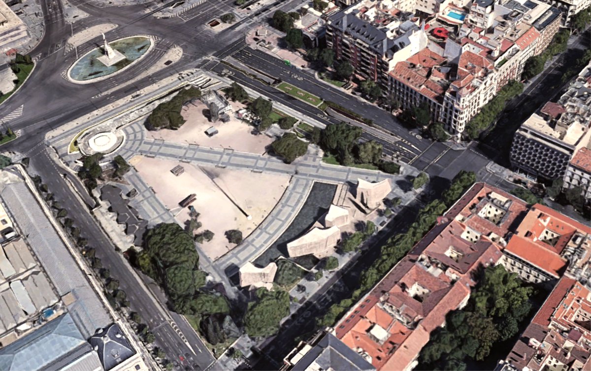 thebabyshark's tweet photo. El otro día descubrí por casualidad, mirando un plano en el metro, que el trazado de la Plaza de Colón (Madrid) es un compás, instrumento que se utilizaba para medir distancias en los mapas. 😳😳😁😁

#cristobalcolon #plazacolon #madrid #littleurbansecrets https://t.co/pMLSBV4o5u