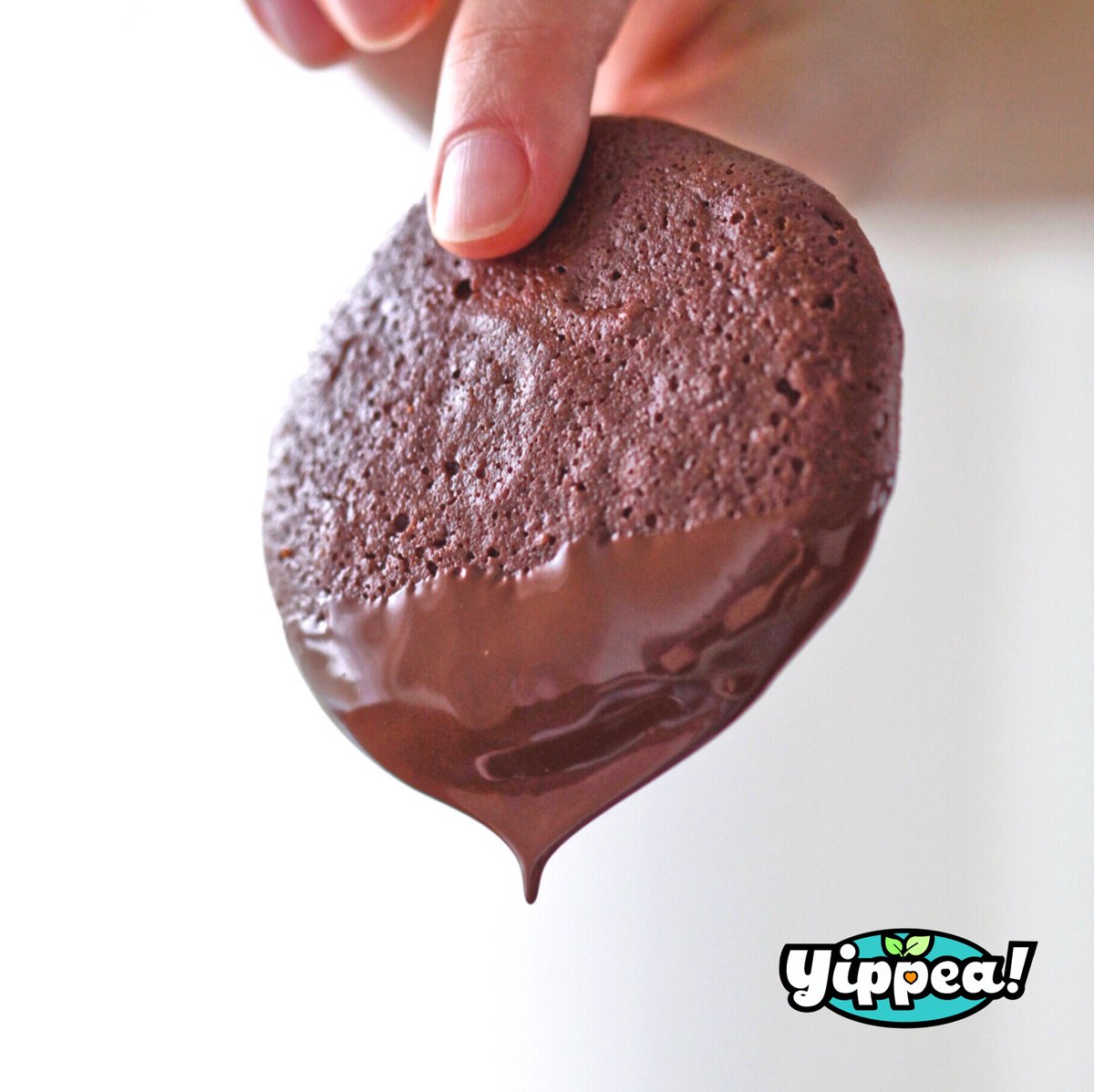 Chocolate on chocolate? What a smart cookie! 
#chickpeabutter #nutfreespread #nonutbutter #food #nutfreevegan #dairyfree #plantprotein #yippea #entrepreneurship #yippeabutter #columbusfoodscene #allergyawareness #foodallergyawareness #foodallergy #allergyfriendly #foodallergymom