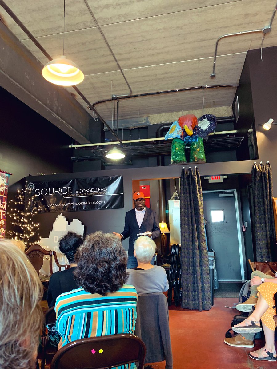 JoanDalgleish's tweet image. I&apos;m at the @wdet Summer Book Club kickoff event and SO EXCITED 📚 Big big BIG @SHDetroit fan. Thanks to #SourceBooks in Midtown #Detroit for hosting us tonight!