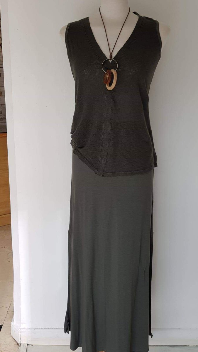 FashionParla's tweet photo. Conjunto de #Fete
Camiseta 43€
Falda 70€
#EstiloPropio en #Fashion #Parla https://t.co/nNbta7VeZh