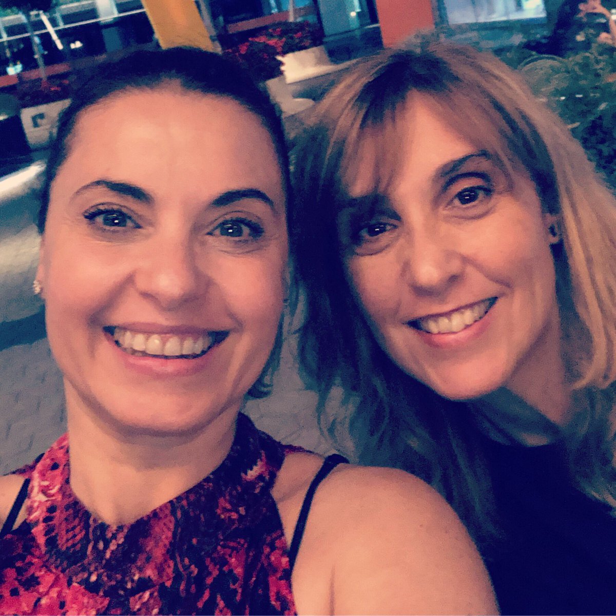 yolandaventura1's tweet photo. Que vivan las mujeres quw saben que juntas siempre seremos más fuertes ! #gemma #yolandaventura #fichasmarilla #fichaverde #parchis #parchiseldocumental #andayolanda #hadadespistada #amigas #amigas4ever https://t.co/YQGXeNwsaw