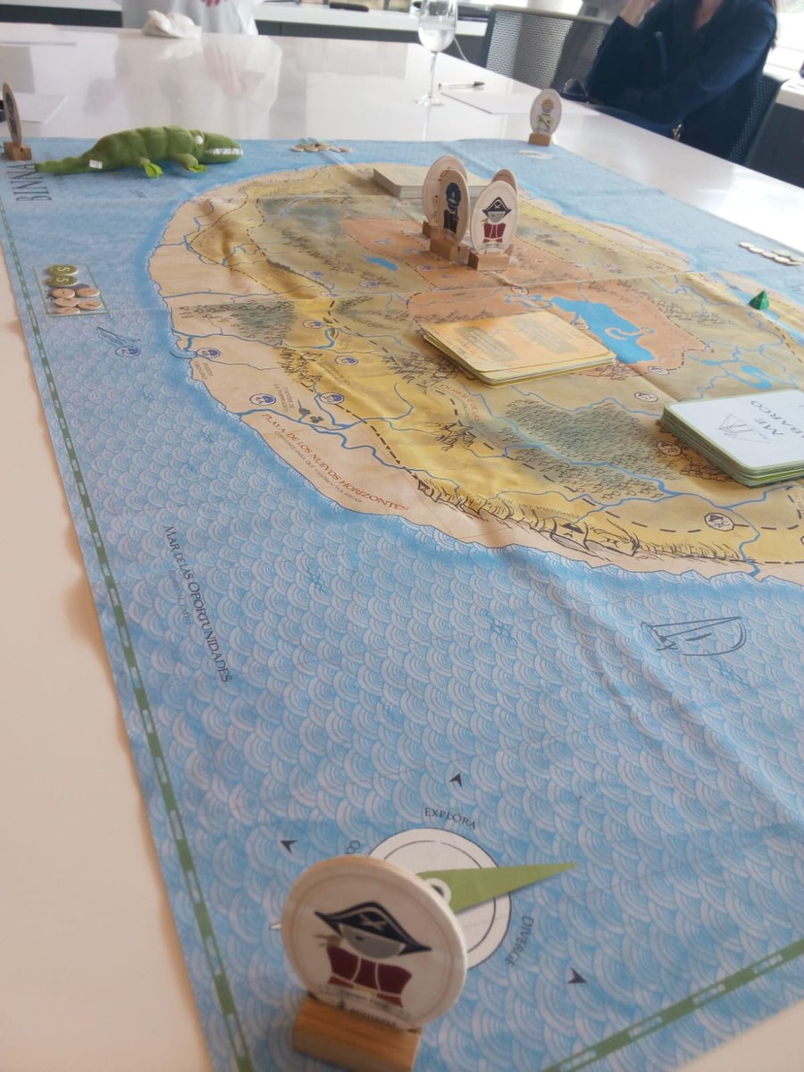 gvilledz's tweet photo. Día productivo en el #GamificationDay. Conociendo experiencias de gamificación en los entornos labores: procesos de onboarding, desarrollo y detección del talento, aplicación en departamentos de formación y Recursos Humanos... Día lleno de aprendizaje ¡y juego! #gamificación https://t.co/b9ZDqRHcJZ