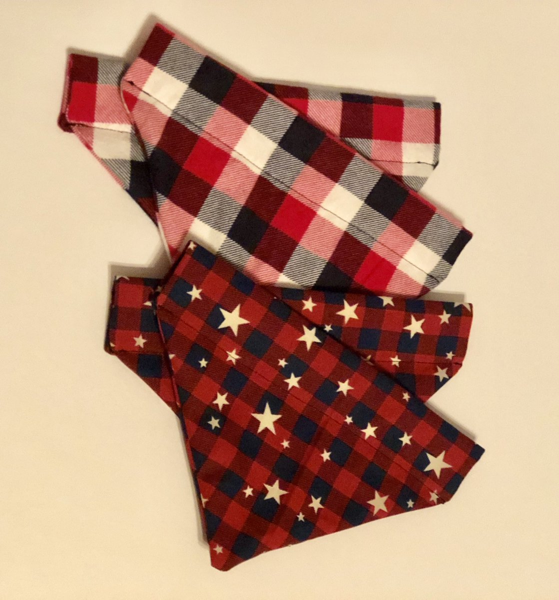 AdorablyHandma1's tweet photo. The Fourth of July is coming up! Who wants some bandanas for their dogs?!?!? #dogbandanas #dogs #FourthofJuly #IndependenceDay https://t.co/bb15NzNtHg