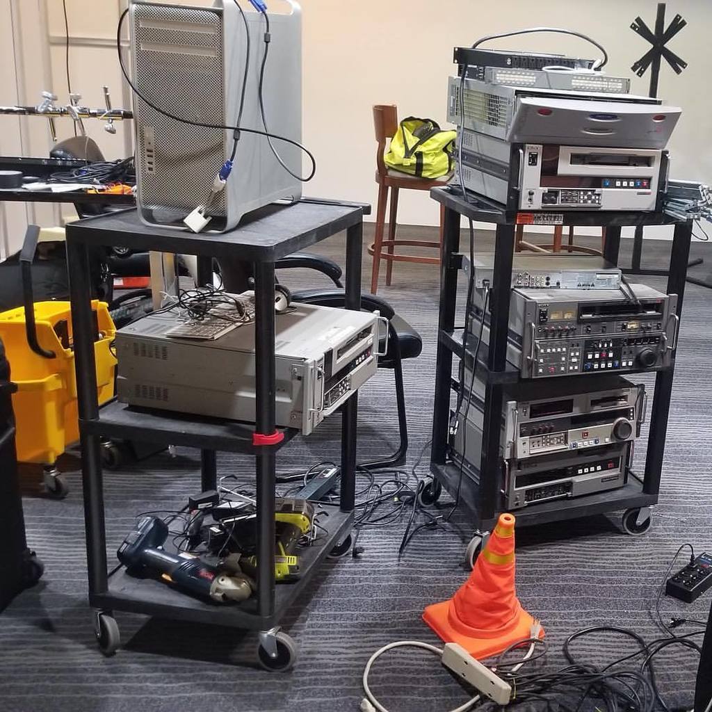 SVF_LTD's tweet image. Spectrum’s #OutwiththeAnalog project continues. #betasp #dvcpro #blackmagichyperdeck #probel #router #spectrumstudio #mopbucket #cautioncone #analog 

ift.tt/2ILgmKw