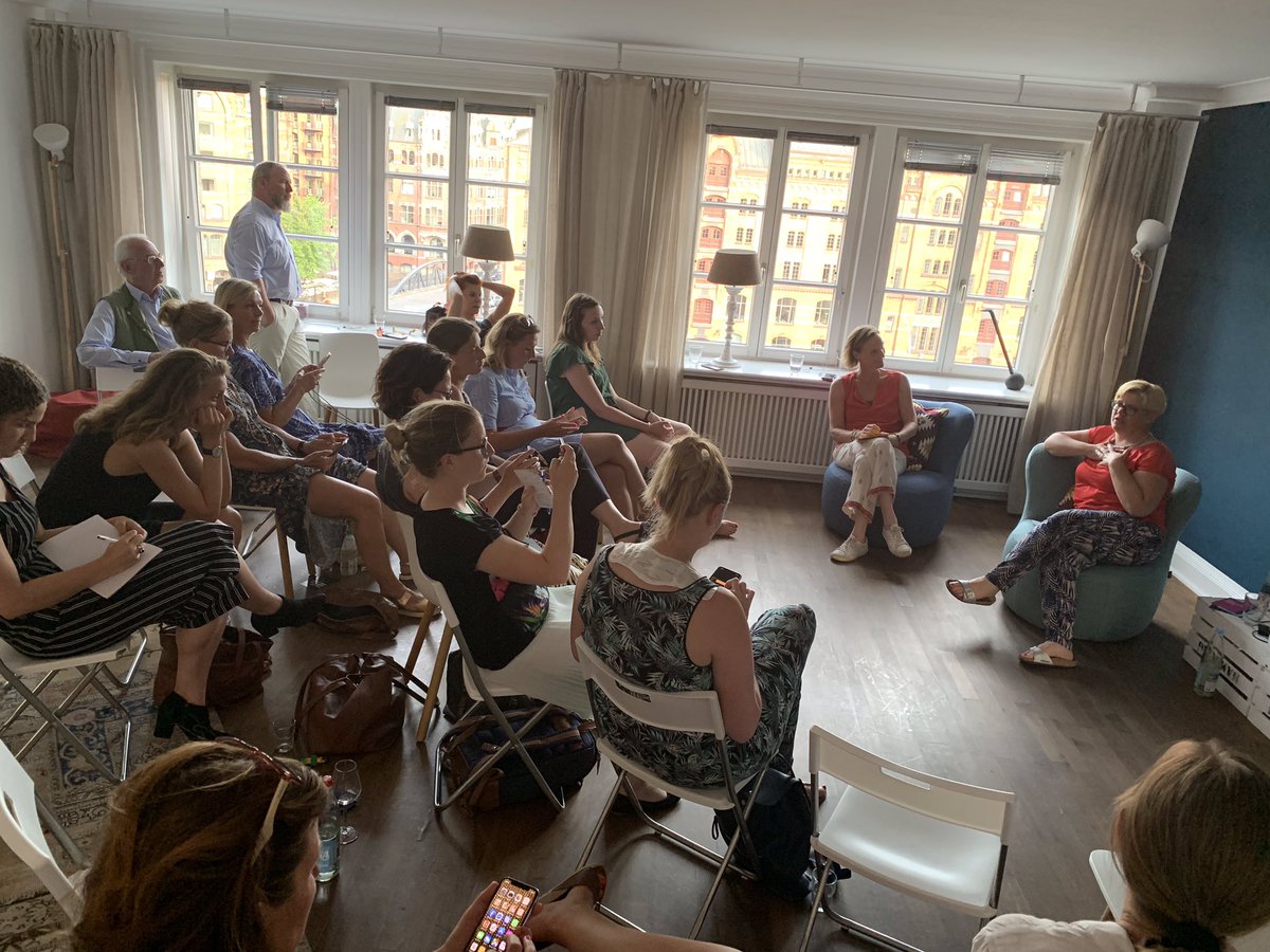 SOULWORX_'s tweet photo. Ein ganz besonderer Abend mit @Amalfitana75 zum Thema ‚New Work, New Pay‘. Quintessenz:
Fairness. Auf jeden Fall höchste Zeit auch über Gehalt im Zuge von New Work zu sprechen.  #newpay #newwwork #soulworxenergizer https://t.co/44da3Kq2eR