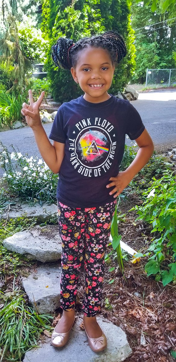 MsKittiFatale's tweet photo. #LastDayOfSchool #PeaceOut2ndGrade #Hello3rdGrade #Summertime https://t.co/Lw35ZAAqXp
