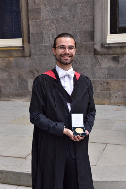 univofstandrews's tweet image. Congratulations to Oliver who received the Principal's Medal today for exceptional academic achievement and his profound engagement with student theatre 🎉👏🎓

#evertoexcel 

bit.ly/2RxzE8S