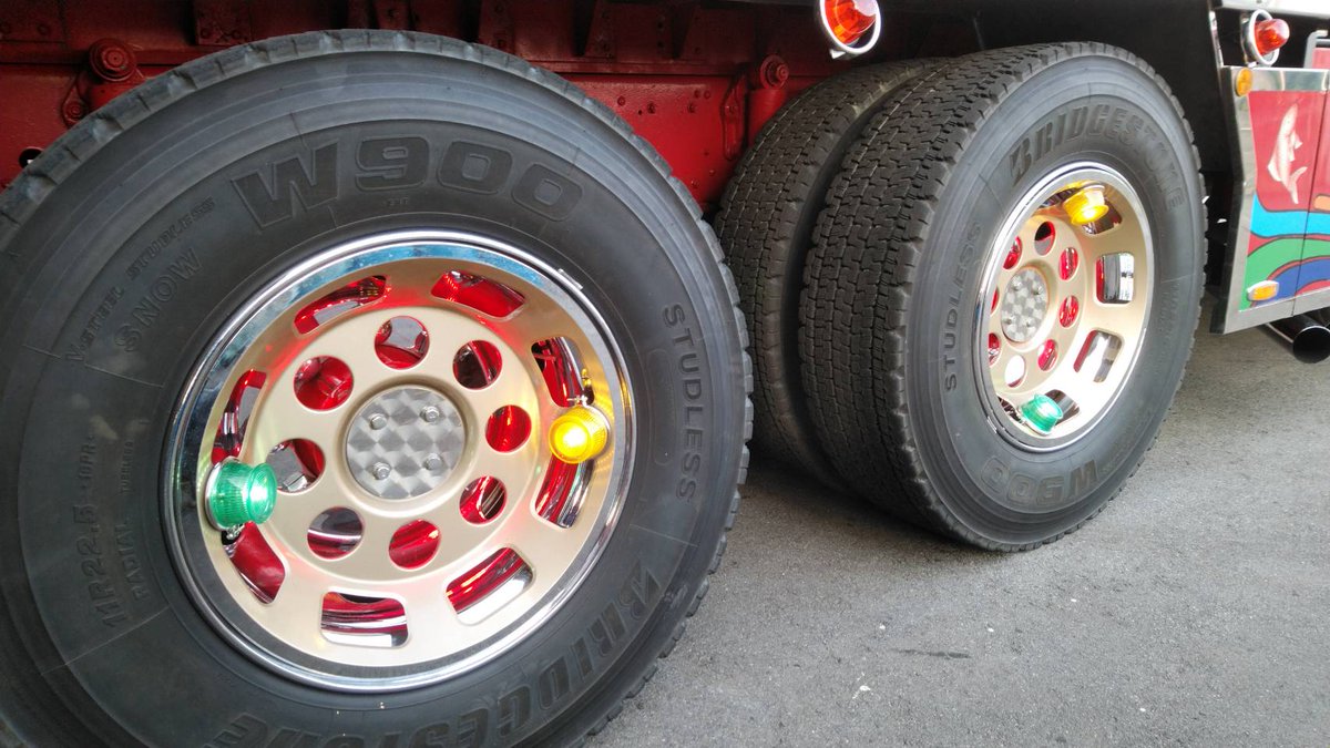 ホイールマーカーリニューアル✨ 前より光量も増して中も赤く照らして