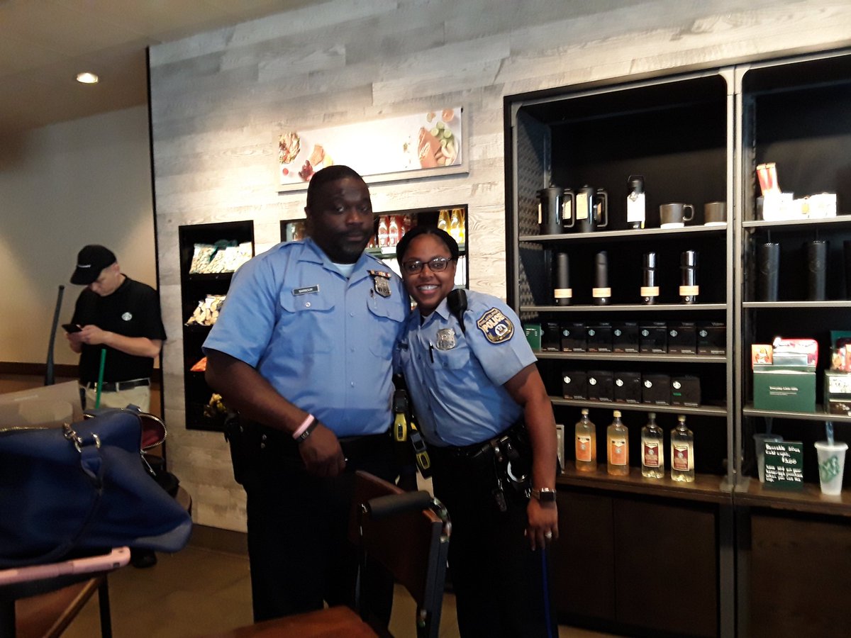 PEvansmoephl's tweet photo. Had a great time chatting with our favorite team in Blue...Coffee with a Cop @Starbucks was a big success.Congratulations  @PPD19Dist #OurCommunityRelationsOfficerisbetterthanyours https://t.co/Qt2hsxYLMj