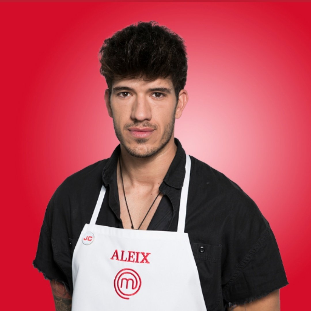 mchefnews's tweet photo. Estamos a muy poco de conocer al ganador de #MasterChef 

¿Por quien apostais? #MCFinal

RT🔄: Aleix 
MG❤️: Teresa https://t.co/C8Ky9OSyOy