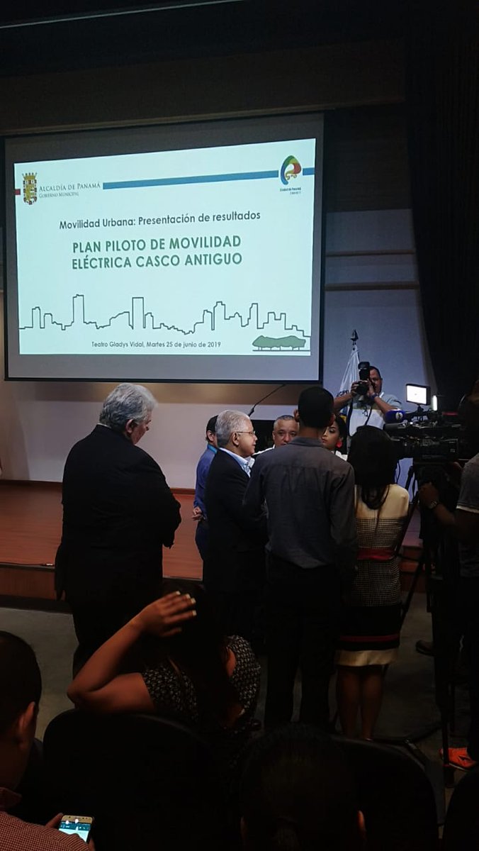 BYDelectricoPTY's tweet photo. Eduardo López de Victoria, Gerente de País en la Presentación de resultados del plan piloto de movilidad eléctrica Casco Antiguo. 

Estamos comprometidos con la movilidad eléctrica y listos para darle paso a la #sostenibilidad en todo Centroamérica y el Caribe. https://t.co/dsWIM3fZgZ