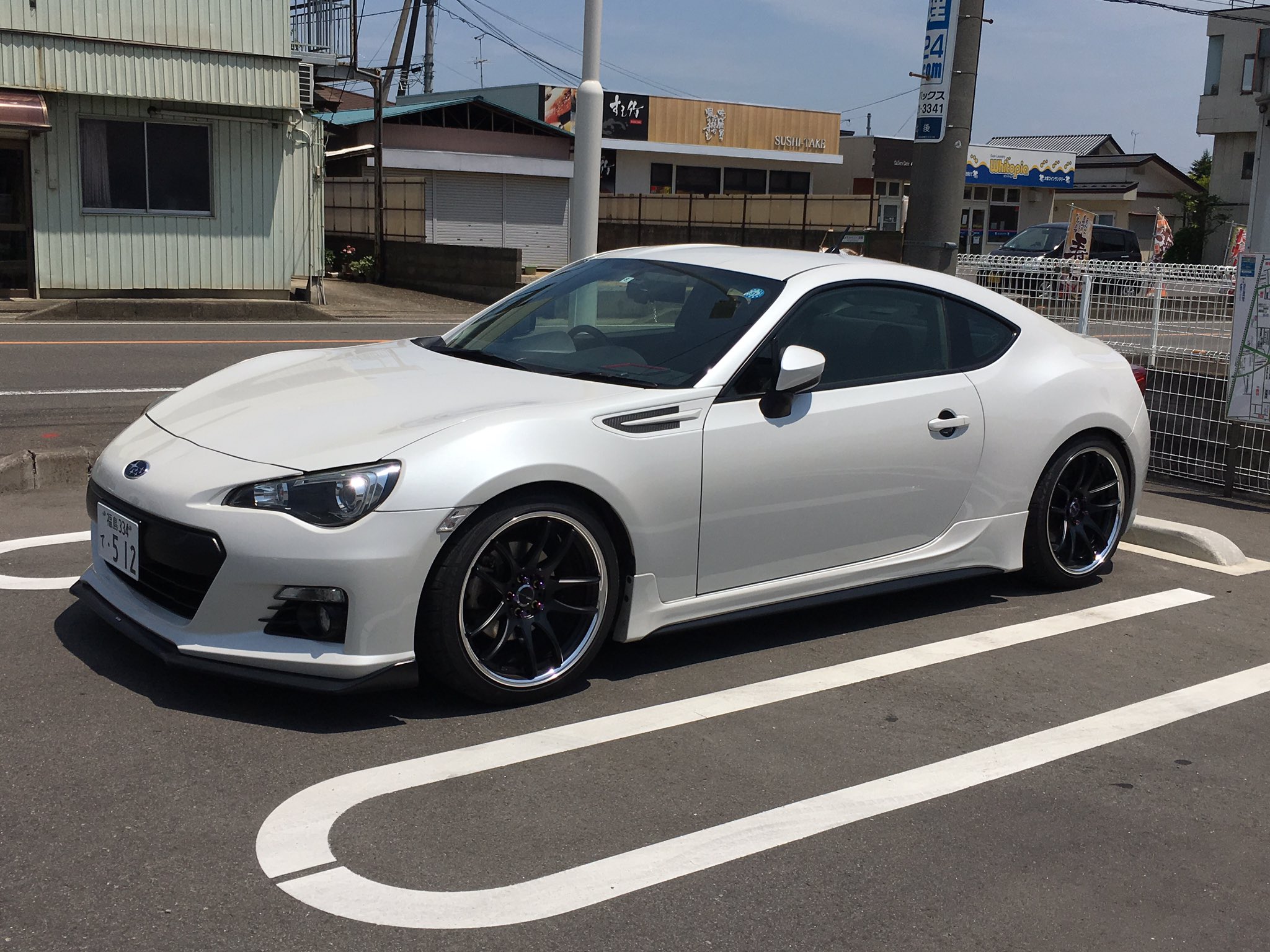 シド 低くてカッコイイ86とbrz沢山いる中で 通勤デート快適用の純正 Aくらいのちょい下げのbrzでもカッコイイって思ってくれる人いないっすかね T Co N1yidozoht Twitter