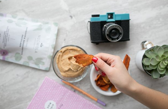 EstiloDF's tweet photo. ¿Estás a dieta? Conoce estos deliciosos snacks súper saludables que conquistarán tu paladar sin culpas. 😍

Participa aquí para ganarte uno de los kits: https://t.co/cUi3dYomXS https://t.co/3NpycJZcHX
