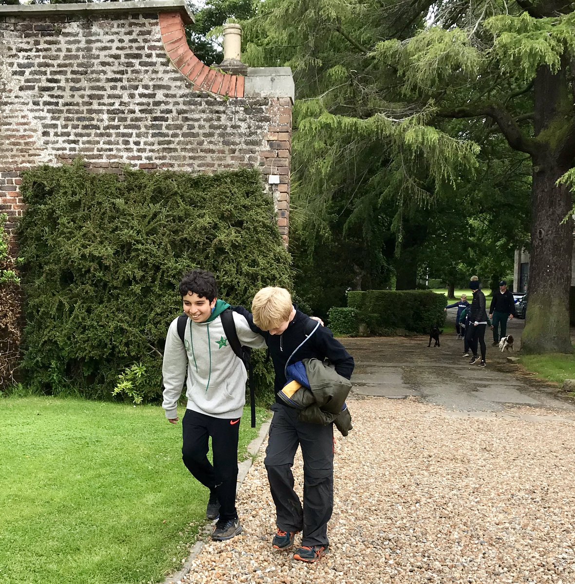 MerchiJuniors's tweet photo. A helping hand over the finish line! Sums up what today was all about....supporting others. #SponsoredWalk #WEWalkForWater #fun #teamwork #support #PantlandHills #greatoutdoors #ournaturalworld #besutyonourdoorstep 👍🏻😁 https://t.co/v4vevW4eTe