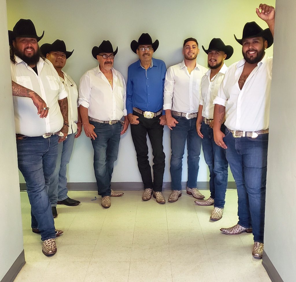 vaqueros_los's tweet photo. Until next time Valdosta✊🏽 
#arriandolamusicanorteña #valdosta #georgia #ontheroad #losvaquerosdechihuahua https://t.co/Wkbhxxs19p